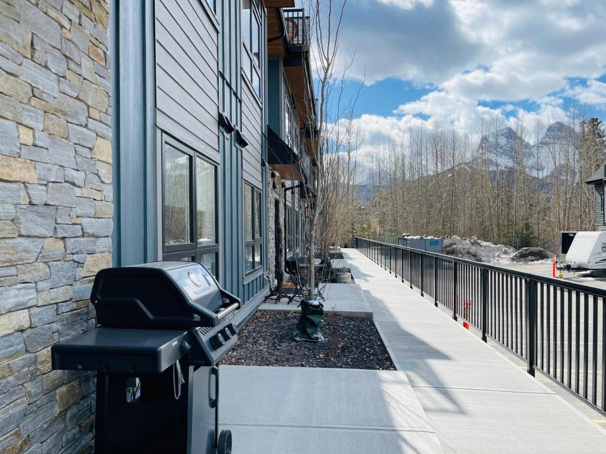 Joes Brand New 2 King Bedrooms Townhome In Canmore Exterior foto